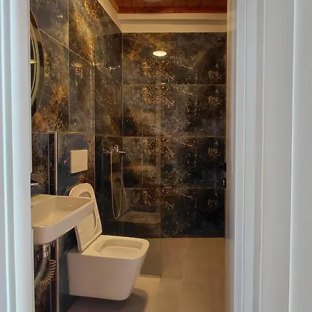 Submarine 105 ホテル *