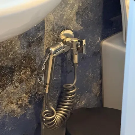 Submarine 105 ホテル ジロカストラ